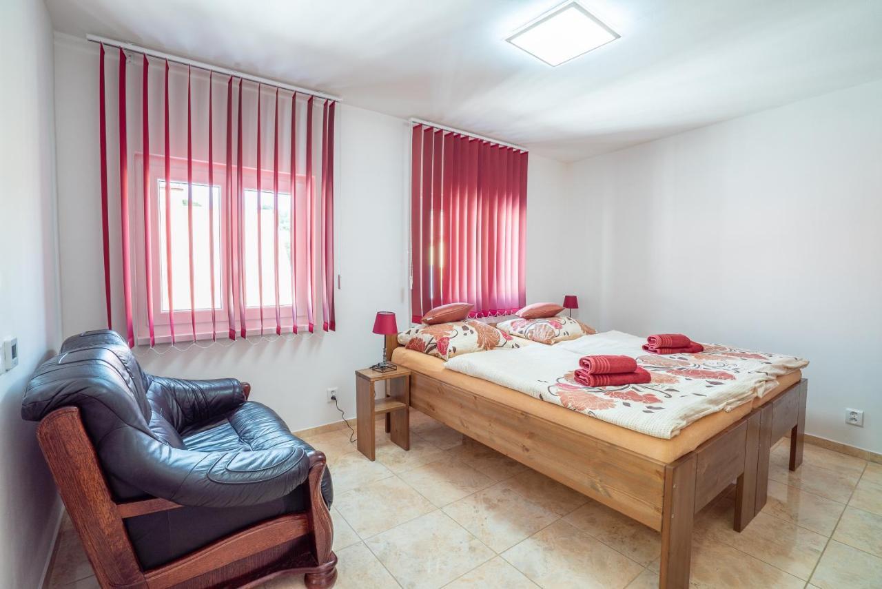 Šenk U Kovárny Mariánské Lázně Esterno foto